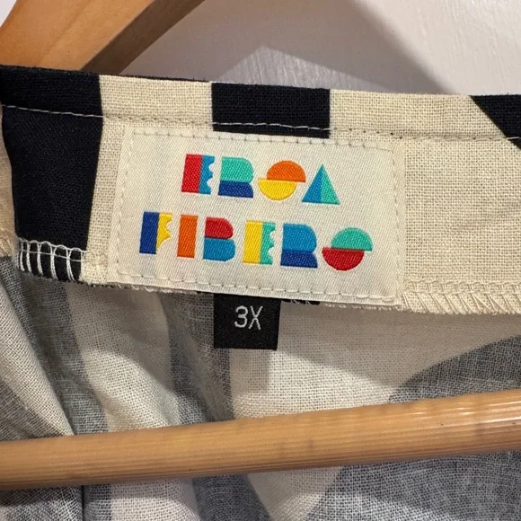 Ersa Fibers Frankie top in Child’s Play black cream Graphic Print Top linen 3XL - Picture 14 of 16